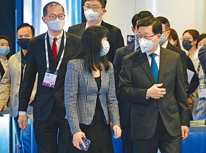 行政长官李家超昨出席「亚洲医疗健康高峰论坛」开幕礼。