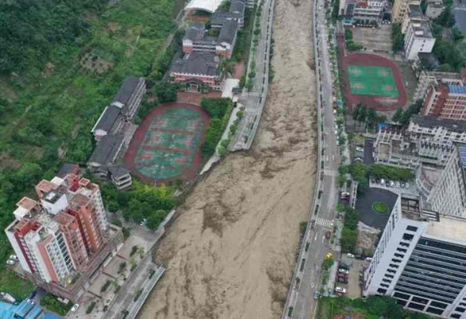 暴雨导致宝兴县7个乡(镇)不同程度受灾。