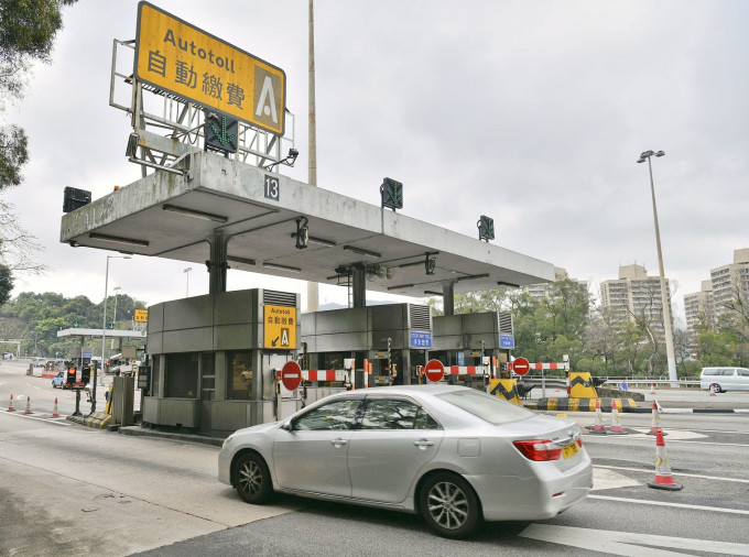 「不停車繳費系統」將於明年年底起陸續推行。資料圖片