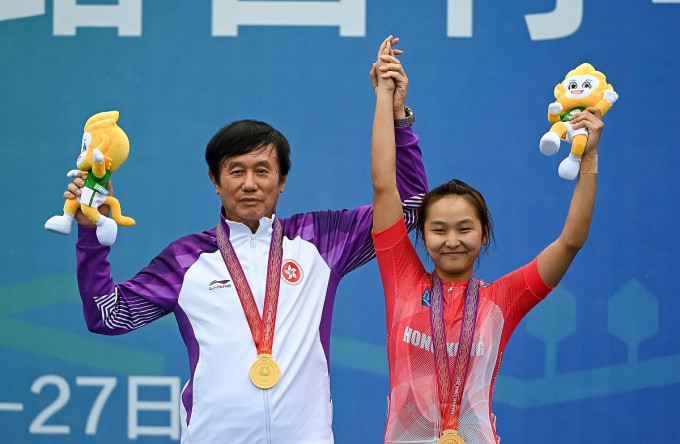 李思颖以3小时04分42秒的成绩夺冠。新华社图片
