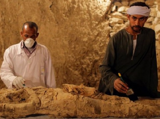 埃及古文物部宣佈，發現一具估計有3,500年歷史的木乃伊（網上圖片）