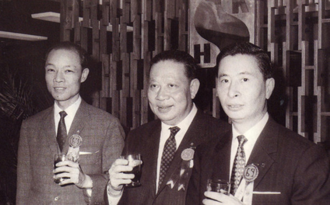 （左起）馮景禧、郭得勝與李兆基三人創立「新鴻基企業有限公司」，當年新鴻基企業有限公司舉行開幕酒會。  李兆基網站圖片