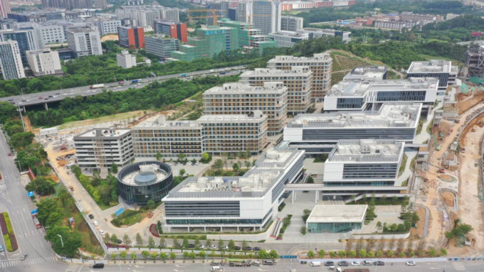 中建四局五公司承建的香港城市大学（东莞）项目一期正式竣工。