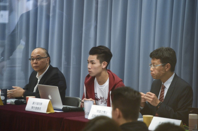 校方昨日宣布学生会会长刘子颀及中医系学生陈乐行需要暂时停学。资料图片