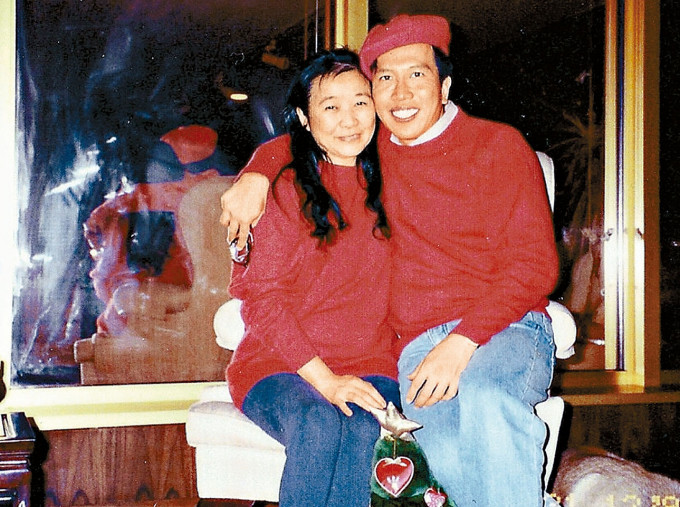 陈振聪曾与龚如心在华懋的办公室，穿情侣装合照。资料图片