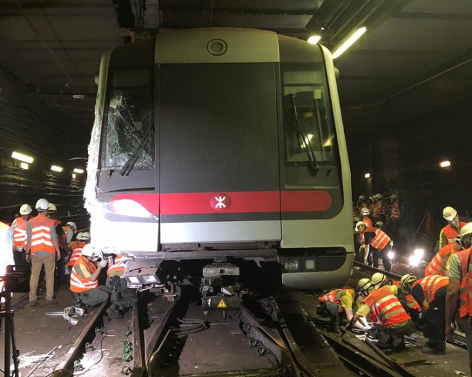 港鐵日前發車撞車事故，轟動全城。