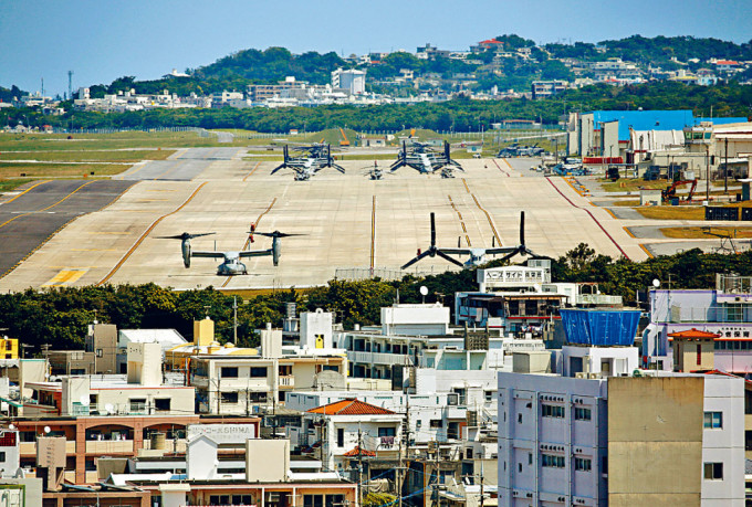 冲绳美军普天间海军陆战队航空基地的鱼鹰式倾斜旋翼机。