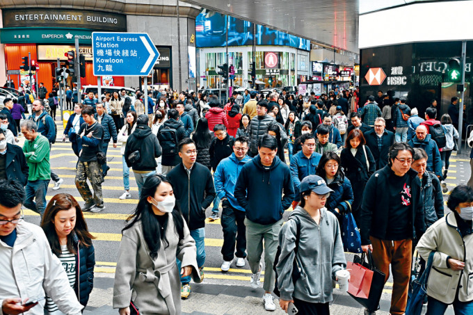 移民中介指，由於香港人口回升明顯，近來優才獲批名額在收緊，獲批成功率約16%。