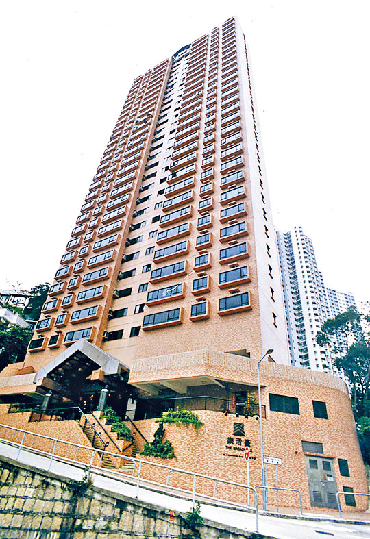 跑马地华翠台高层B室月租1.9万。