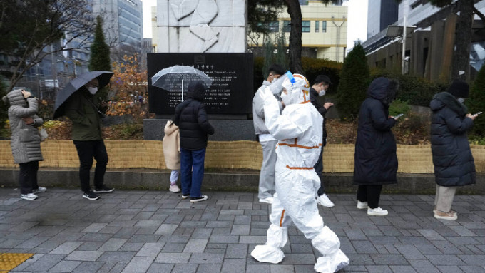 南韓18日的新冠肺炎確診數字回落至少於7千宗。（美聯社）