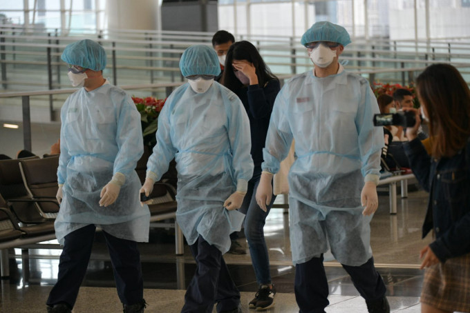 衞生署提醒旅客在機場要長時間辦理檢疫。
