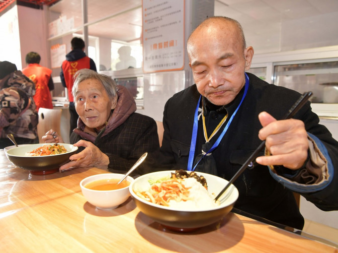 老人問題為成中國迫切的社會問題。新華社資料圖片