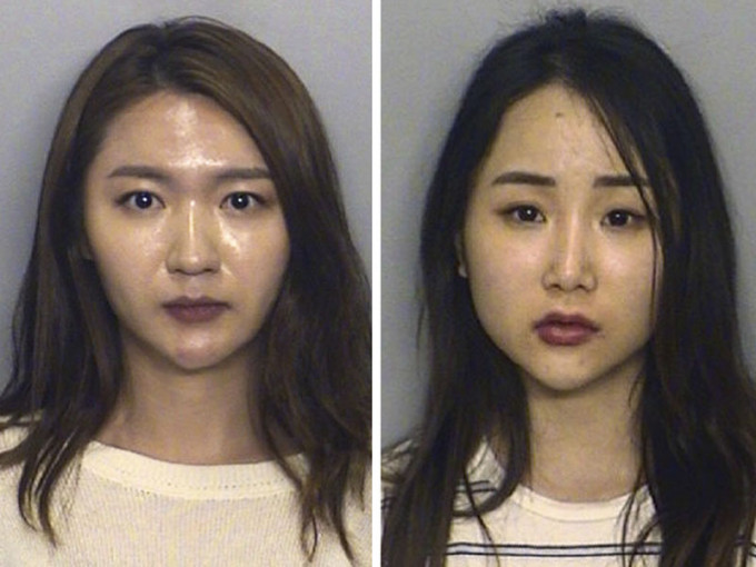 25歲華裔女子AiLing Lu（圖左），她被控涉嫌盜竊及串謀詐騙等罪名，另一名亦是25歲的韓裔女子Ji Hyun Lee（圖右），因涉嫌串謀詐騙而被警方拘捕。AP