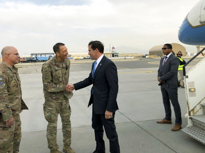 美國國防部長埃斯珀突然到訪阿富汗。　AP