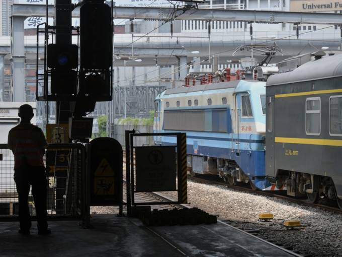 今日有4班來往廣州直通車班次取消。 資料圖片