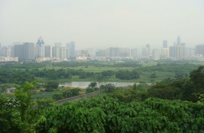 落马洲河套地区与深圳仅一河之隔。