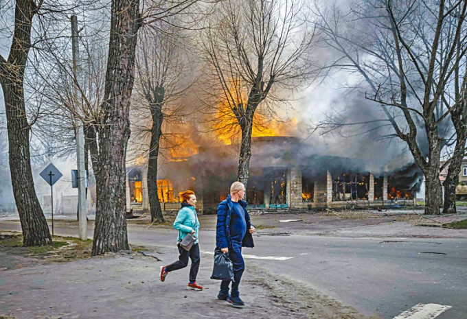 乌东顿巴斯地区的民宅周三遭到炮轰。