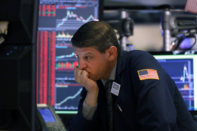 美国股市再度跌停。AP图片