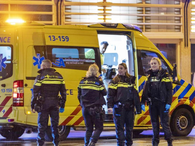 荷蘭發生斬人案，致1死4傷。網圖