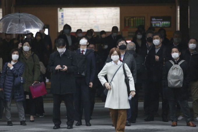日本东京都去年11月中至上月底期间，保健所漏报了800多宗新冠肺炎确诊个案。AP图片