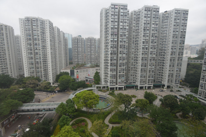 麗港城連錄2宗天台特色戶成交。