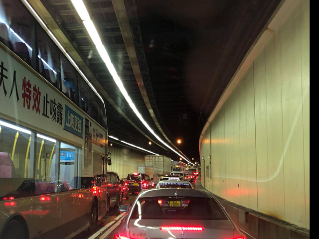 意外后上址交通繁忙。 香港交通突发报料区FB/网民Simon Wu‎图