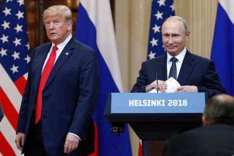 （左起）特朗普和普京7月在赫尔辛基举行首次高峰会。AP