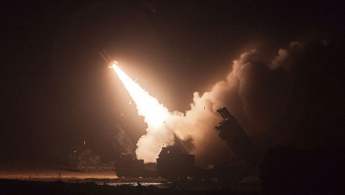 南韩称北韩向西部海域发射5枚疑似火箭炮。AP资料图片