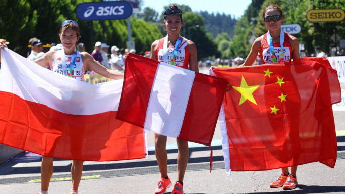切阳什姐(右)已经三获世田赛奖牌。Reuters