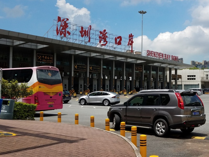 深圳落实对香港跨境司机新措施。资料图片