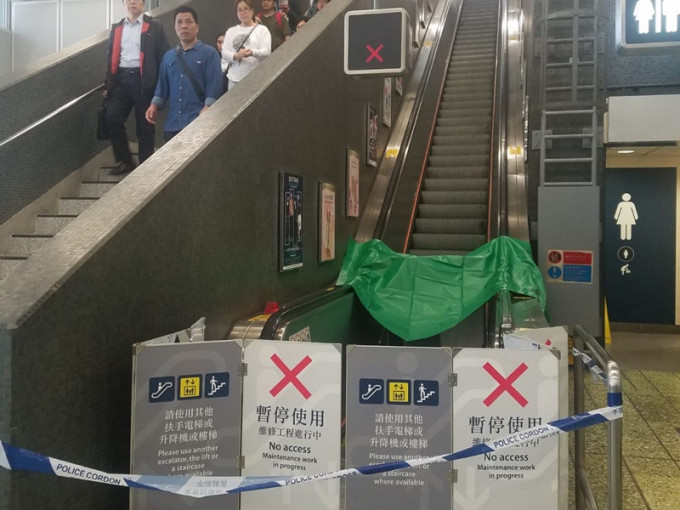港鐵指昨晚承辦商曾為涉事的扶手電梯進行過正常的維修工作，但承認無檢查涉事部件。