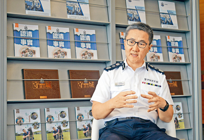 萧泽颐表示，要拉年轻人回来，不能单单依靠警察，香港每一个持份者，都有角色去处理。