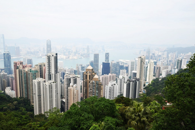 央视评论指香港应当发挥好内地与国际的「超级联系人」作用。资料图片