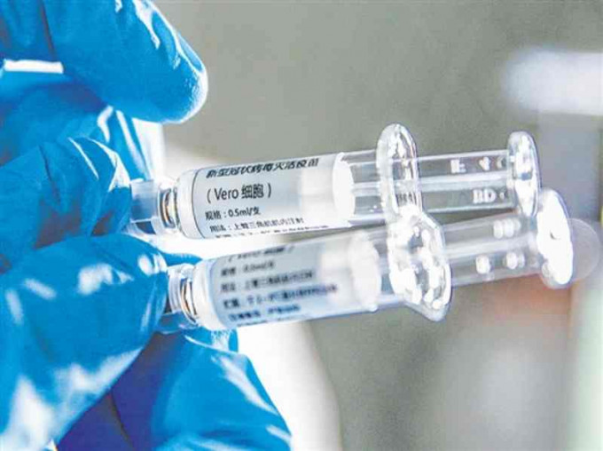 國家衞健委指有近百萬人已緊急使用疫苗無出現嚴重不良反應。新華社