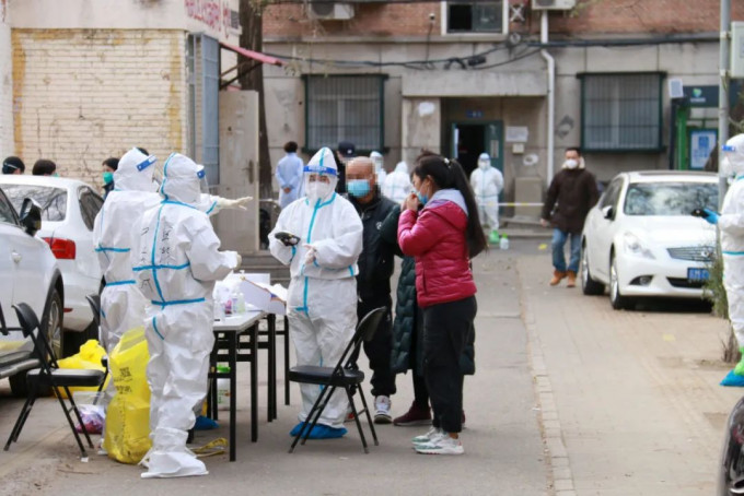 北京科源社區居民接受檢測。網上圖片