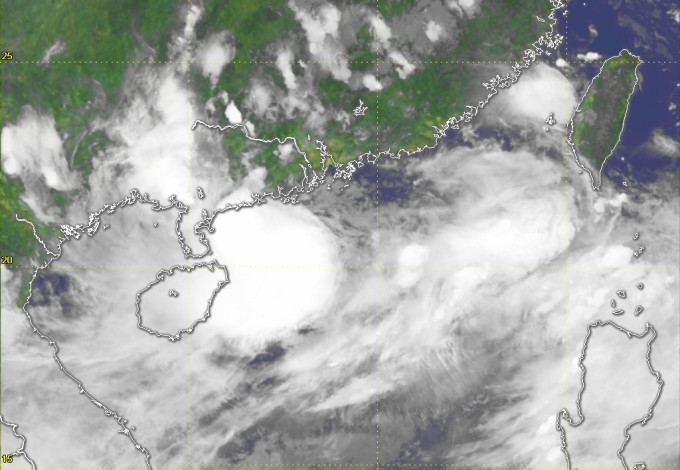 熱帶風暴貝碧嘉繼續緩慢移動。天文台衛星雲圖