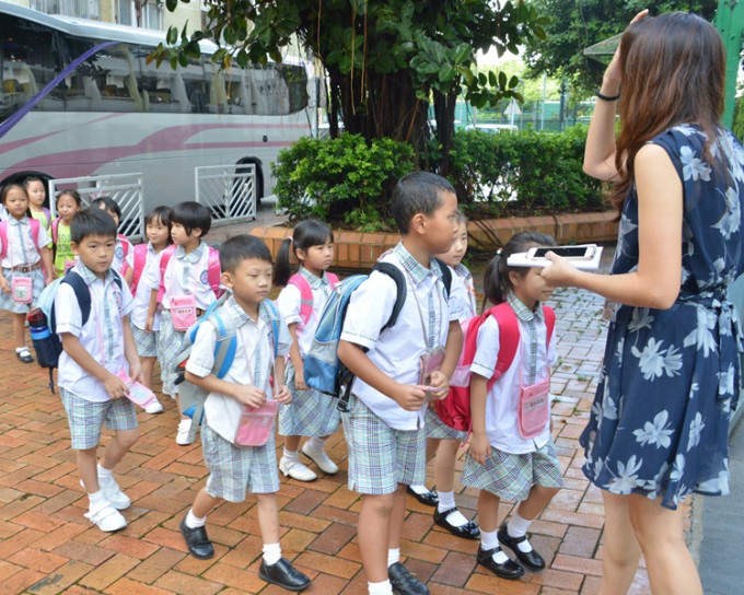 运输署提醒学生开学日预早出门。 资料图片