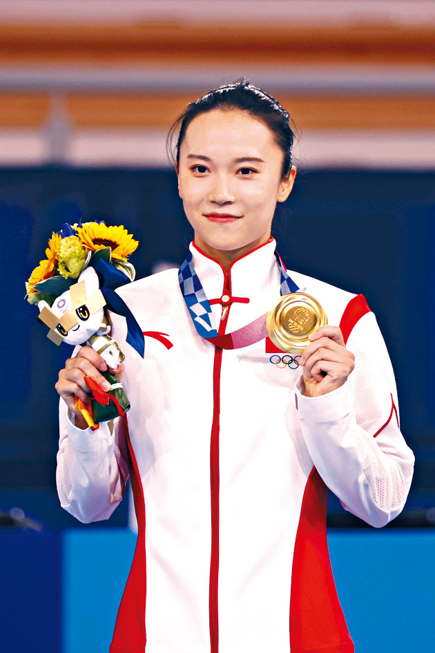 朱雪瑩的奧運金牌出現了「掉皮」。　