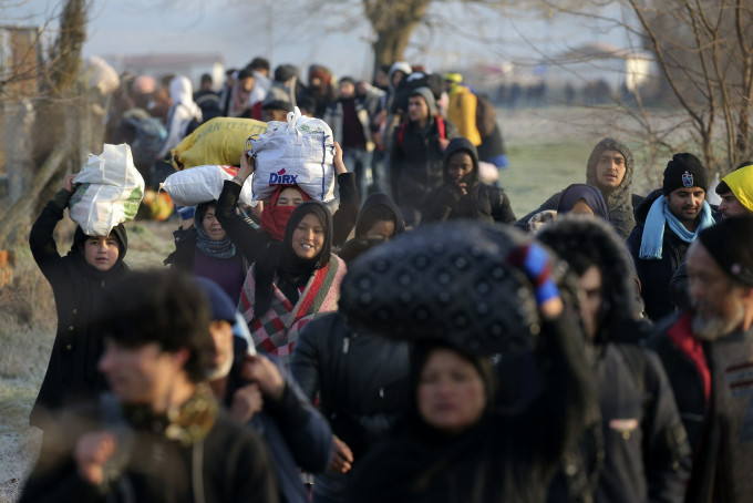 土耳其計劃撤回希臘邊境約4500名難民。AP