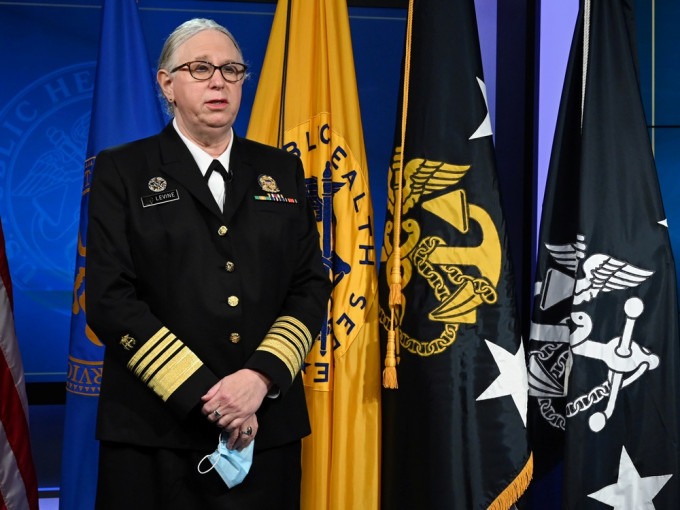 莱文宣誓出任美国公共䘙生服务军官团上将。路透社图片