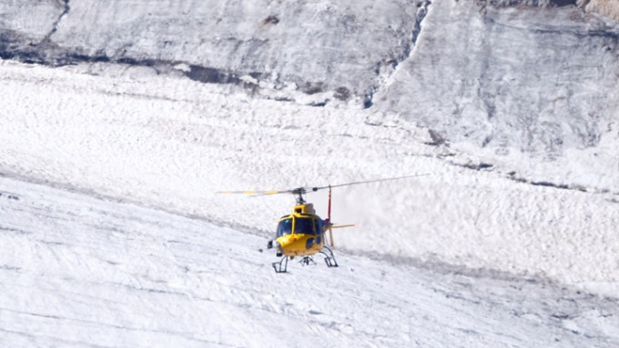 欧洲热浪加速阿尔卑斯山冰川融化，意大利日前发生致命冰川崩塌事故。路透社资料图片