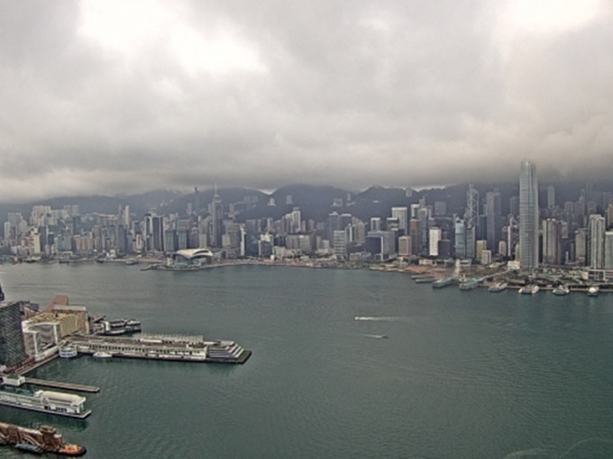 预测今日间中有骤雨及雷暴。天文台图片