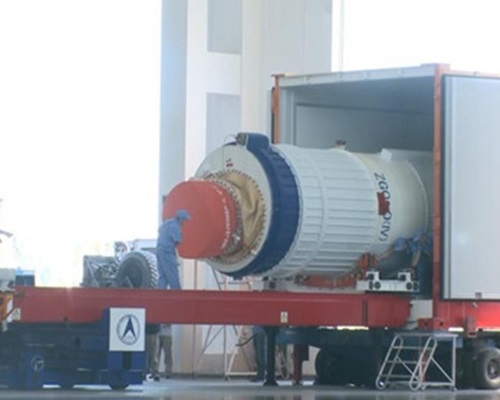 长征七号遥二火箭安全运抵中国文昌航天发射场。央视相片