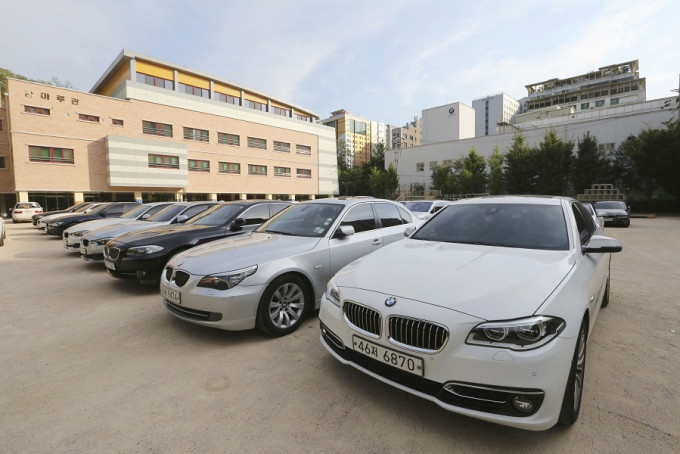 宝马在韩国销售的汽车不断出现起火事故，今年累计已达近40宗。AP