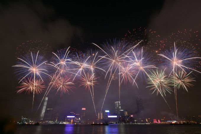 康文署取消今年的農曆新年煙花匯演及元宵綵燈會。資料圖片