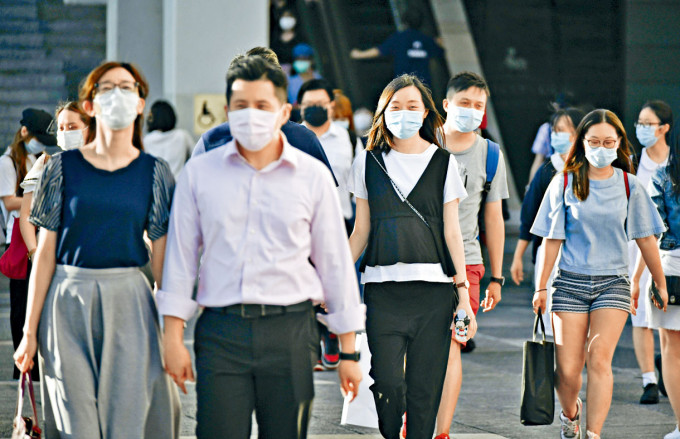 對於香港何時能復甦，陳茂波指要視乎疫情及中美形勢。