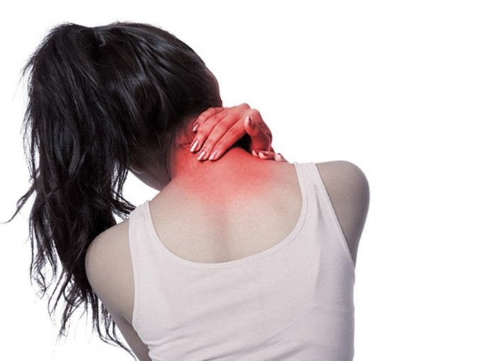 肩颈痛可能是因为颈椎错位。