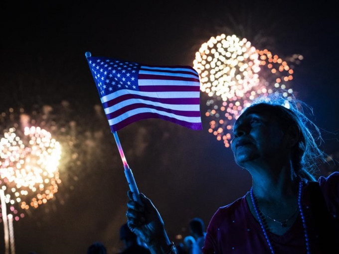 美国多地昨日举行不同活动，以庆祝美国245周年国庆。美联社图片