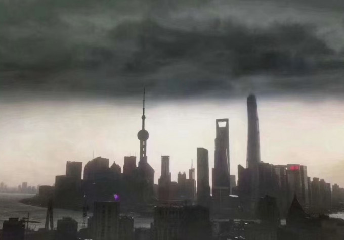 上海下午忽然黑云遮天蔽日。网上图片