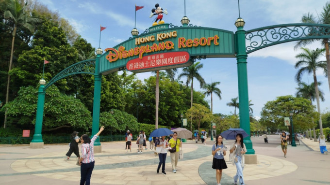 香港迪士尼樂園昨日布2023財政年度業績大幅改善。資料圖片